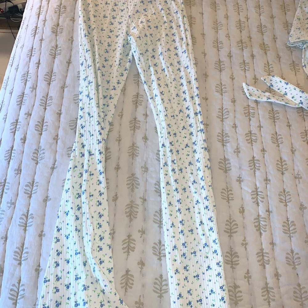 2 Piece Set Crop Top and Bell Bottom Pants